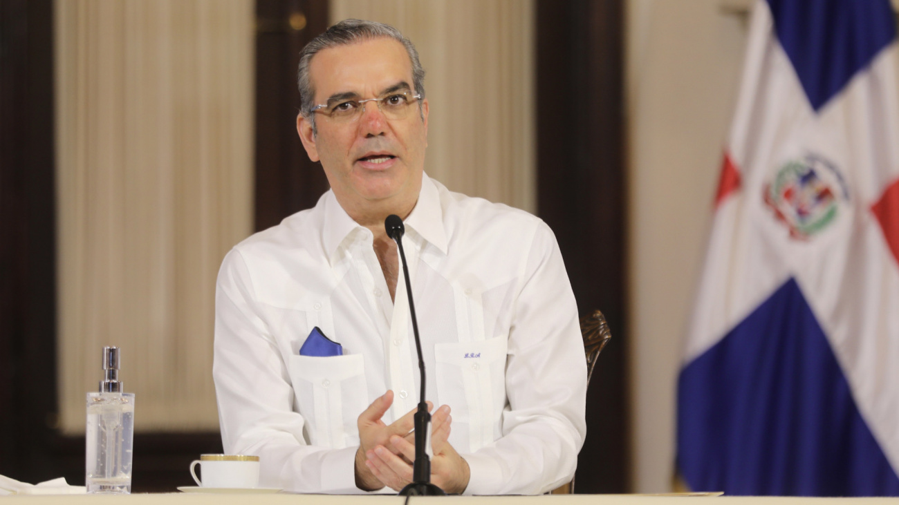 Presidente Abinader: Mayores de 65 años pueden renovar licencias de conducir por un periodo de vencimiento mayor a dos años