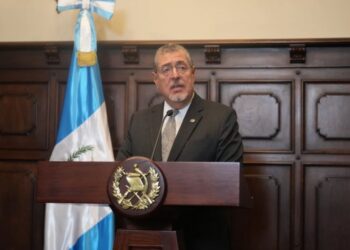 Arévalo rechaza informe sobre pacto con EE. UU.