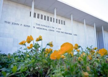 Trump arremete contra juez que le prohibió cambiarle el nombre al Centro Kennedy