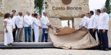Abinader invertirá RD$20,000 millones en Boca Chica