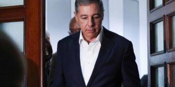Donald Guerrero Ortiz, exministro de Hacienda, está imputado por el Ministerio Público en el entramado de corrupción administrativa que habría gestionado pagos irregulares por miles de millones de pesos. (ARCHIVO DIARIO LIBRE)