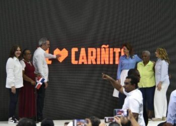Abinader inicia este lunes la entrega de «El Cariñito» a las madres