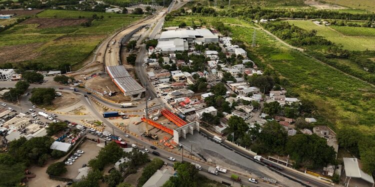 MOPC ejecuta proyectos con financiamiento de RD Vial