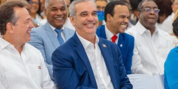 Abinader y Beltrán inauguran moderno Centro Multiservicios e infraestructuras en la UAS
