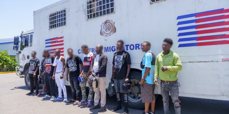 DGM deporta más de mil extranjeros en operativos de control