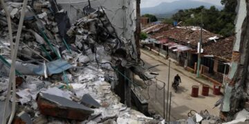 Miedo de mirar al cielo: drones con explosivos tensan la recta final de las elecciones en Colombia