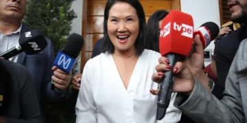 Keiko supera por estrecho margen a Roberto Sánchez cuando resta menos del 2 % de los votos por contabilizar en Perú