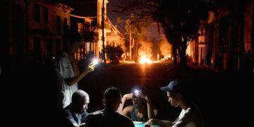 Informe oficial cuantifica impacto en salud de niños y otros problemas por cerco energético a Cuba