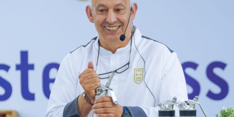 Chefs de Islas Baleares exponen pilares de la hospitalidad en Conferencia Magistral del INFOTEP