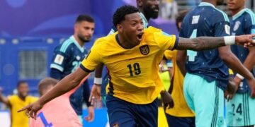 Ecuador se clasifica a dieciseisavos al vencer 2-1 a Alemania con gol de Plata a los 71 minutos