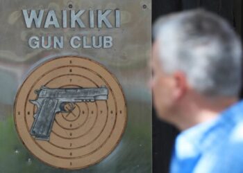 Corte Suprema anula ley de Hawai que exigía permiso para portar armas en tiendas y hoteles