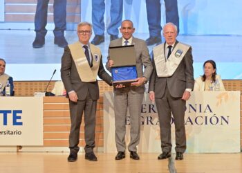 Centro Universitario Ceste de Zaragoza distingue al presidente de la DNCD