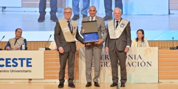 Centro Universitario Ceste de Zaragoza distingue al presidente de la DNCD