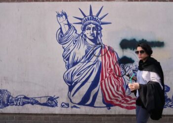 Israel ataca suburbios de Beirut