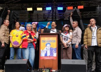 Cepeda cierra campaña en Colombia y llama a vencer a “ultraderecha” y defender reformas sociales