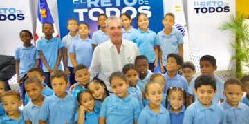 Abinader inaugura la Escuela Básica José Valentín Pérez Castro en La Noriega