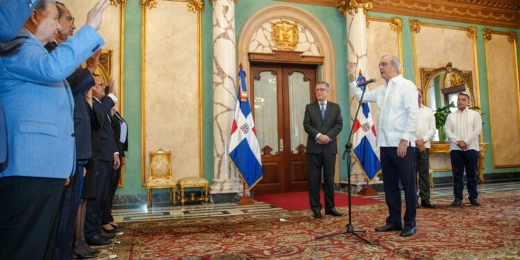Presidente Abinader juramenta Comité Dominicano de Salud Mental Penitenciaria