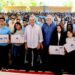 Abinader exhorta a estudiantes a prepararse en inglés, tecnología y valores para alcanzar el éxito