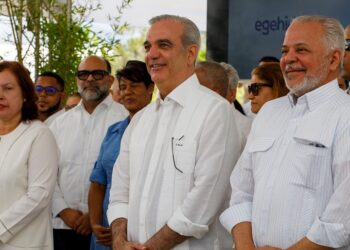 Presidente Abinader inaugura carretera Carrizal–La Piedra–La Guázuma