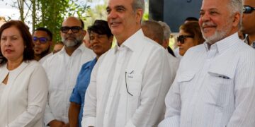 Presidente Abinader inaugura carretera Carrizal–La Piedra–La Guázuma