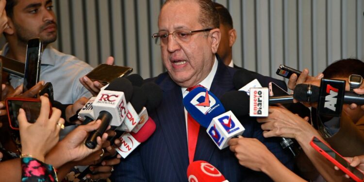 Ministro de Hacienda ratifica proyecto anticrisis seguirá en el Congreso pese a tregua en Medio Oriente