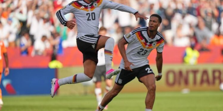 Por doquier en el Mundial hay botines rosas, el color que se vuelve estrella del fútbol