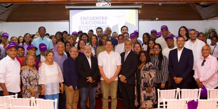 Victor Terrero: “Gonzalo Castillo recibe contundente respaldo del sector salud en Barahona”