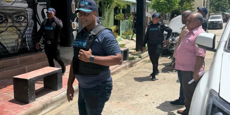 Desmantelan presunta red criminal en San Juan; seis detenidos y múltiples evidencias ocupadas