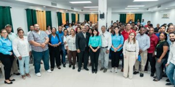 Fundación Reservas del País ofrece conferencia a microempresarios de Pedernales
