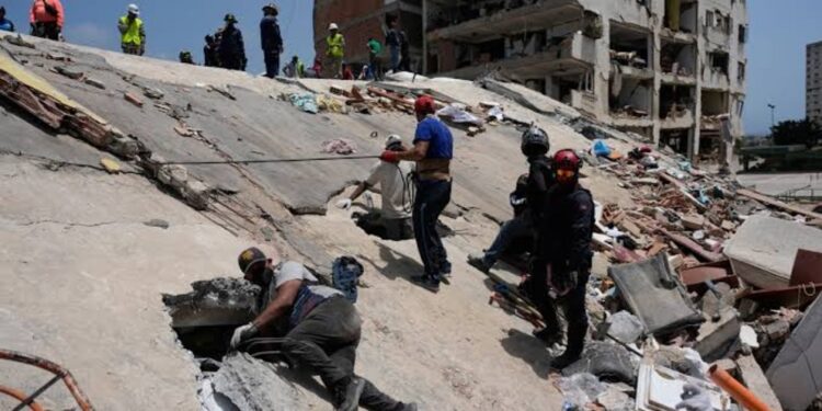 Nuevo balance: Sube a 1.719 la cifra de fallecidos por los terremotos