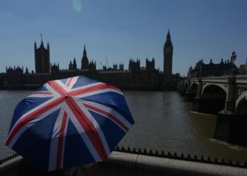 Europa se asa bajo una “cúpula de calor” y las autoridades advierten de riesgos para la salud