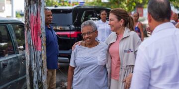 Carolina fortalece cercanía con bases PRM en visita a dirigentes históricas de la capital