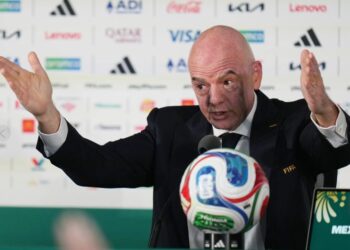 “No somos reyes del mundo»: Infantino defiende precio de entradas y regatea la política