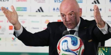 “No somos reyes del mundo»: Infantino defiende precio de entradas y regatea la política