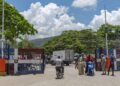 DNI entrega a la PN a dos dominicanos buscados por asesinato que estaban prófugos en Haití