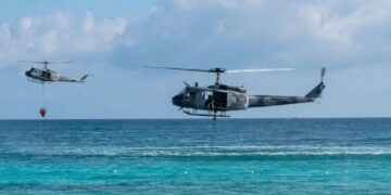 Despliegan helicópteros para apoyar extinción de incendio en hotel de Bayahíbe