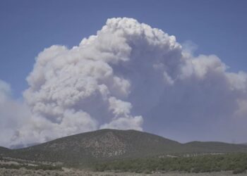Incendio en Utah, el mayor en EEUU se propaga velozmente y provoca más evacuaciones