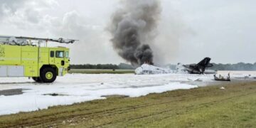 Mueren piloto y copiloto tras estrellarse aeronave en La Romana