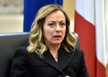 Giorgia Meloni acusa a Trump de inventar que le rogó por una foto