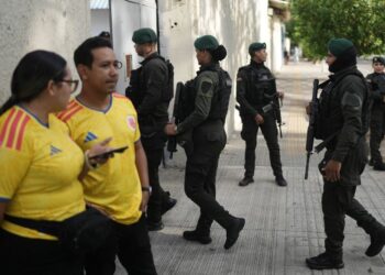 El candidato conservador Abelardo De la Espriella invita a ponerle la “raya al tigre”