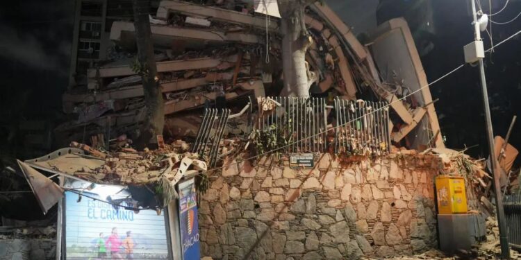 Dos fuertes terremotos consecutivos sacuden Venezuela y derrumban varios edificios en Caracas
