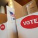 Jueza de EEUU bloquea uso de base de datos federal para verificar ciudadanía de votantes