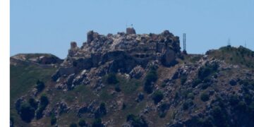 Ataques israelíes matan a nueve personas en Líbano, incluidos oficiales del ejército libanés