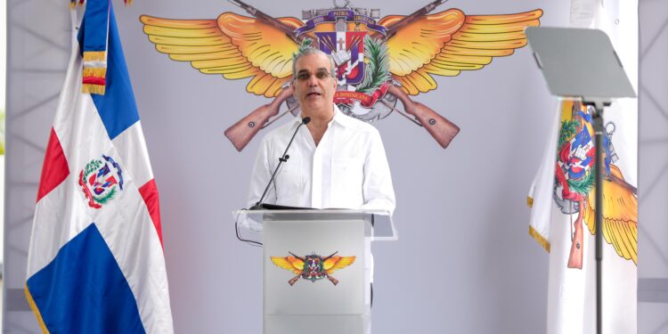 Presidente Abinader inaugura moderna sede del Cemed