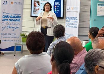 Pacientes de OncoPlaza participan en conferencia sobre calidad de vida durante el tratamiento del cáncer