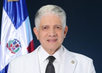 Emplazan a Eduardo Estrella a comparecer mañana ante el Tribunal Administrativo