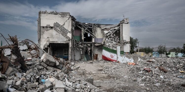 Escombros de la escuela Shajarat al-Tayyiba