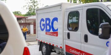 Raymond Rodríguez y Fundación GBC llevan esperanza a Las Cuevas de Cevicos y transforman la vida de más de 400 familias