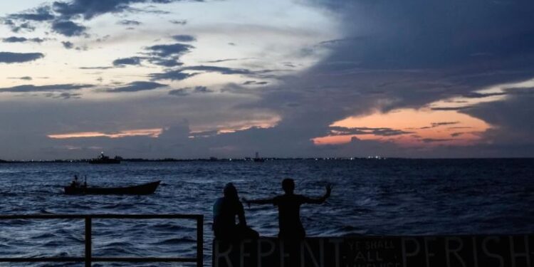 Vuelca ferry con 133 personas frente a Guyana; reportan decenas de desaparecidos