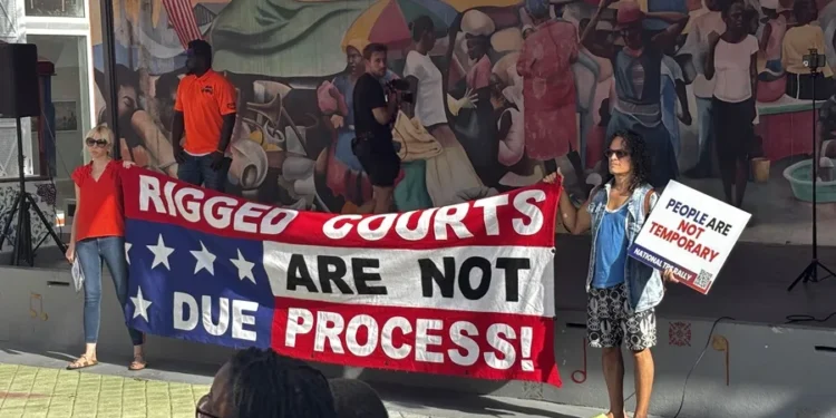 Haitianos en Miami temen perder el TPS y enfrentan riesgo de deportación